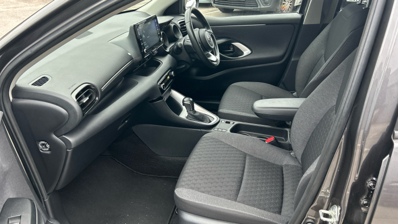 Toyota Yaris 1.5 Hybrid Design 5dr CVT Hybrid Hatchback